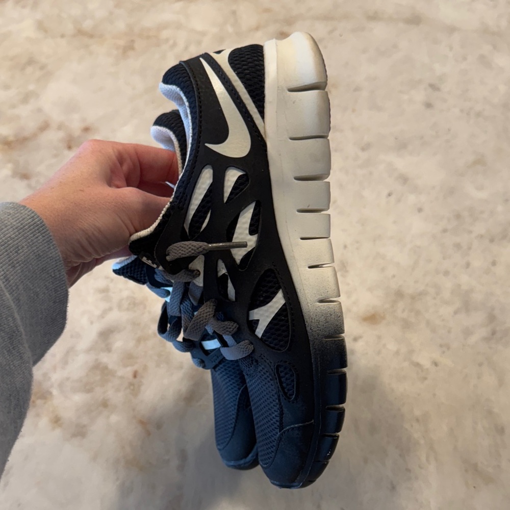 Nike Dual-Tone Athletic Shoes Size 8